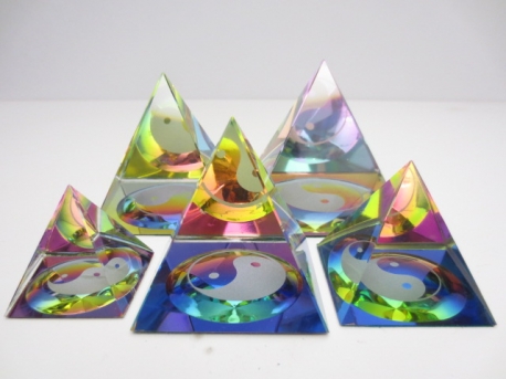 Kristall-Prisma Pyramide-Form Ying Yang
