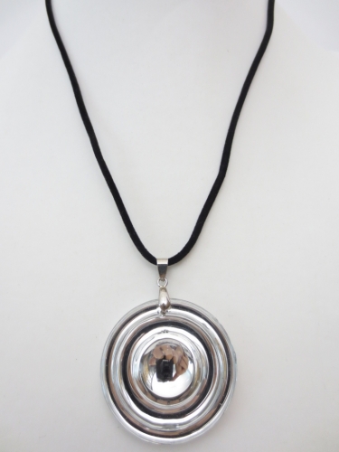 Kette mit rundem Kristallanhänger mit Kreisen, transparent und silbern