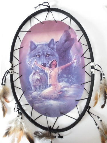 Oval Traumfänger Meditierende Frau mit Wölfen