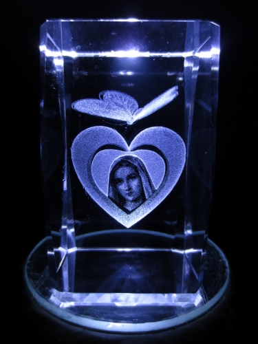 3D Laserblock mit Maria in einem Herzen